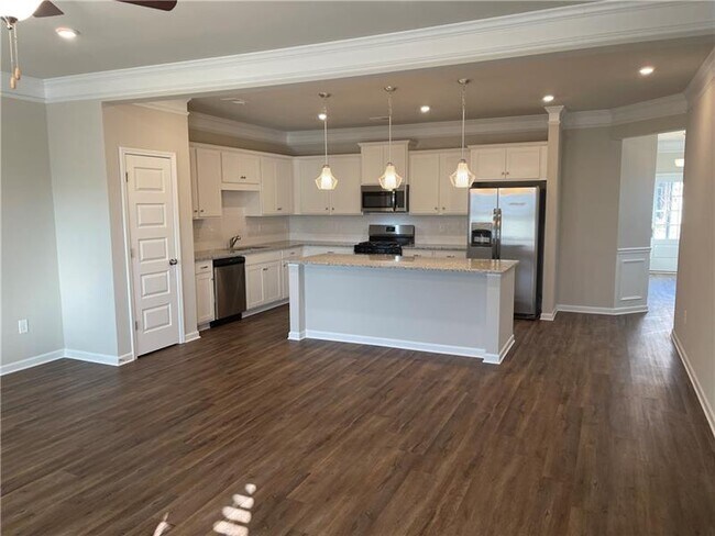 Building Photo - 2300 Buford Town Dr