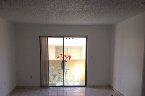 Primary Photo - 1334 Collins Ave