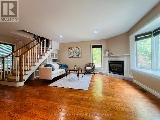 Photo du bâtiment - A - 103 STUART Ave S