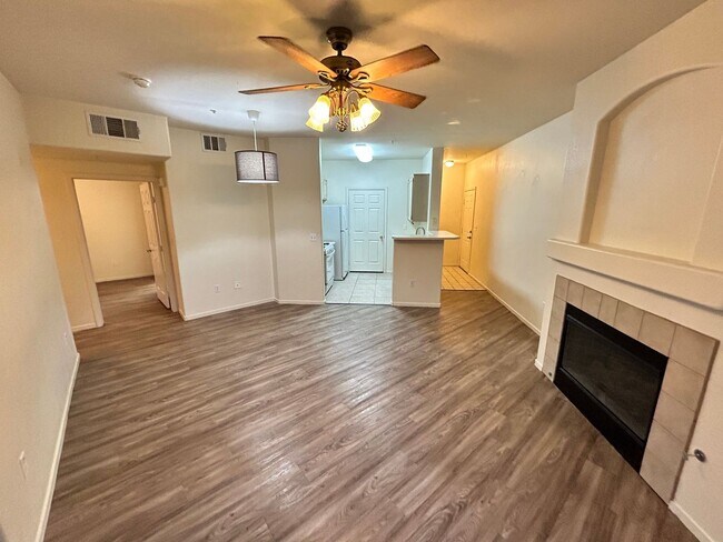 Foto del edificio - Charming 2 Bedroom, 2 Bath, Gated Condo nestled in the beautiful Southwest area close to Durango ...