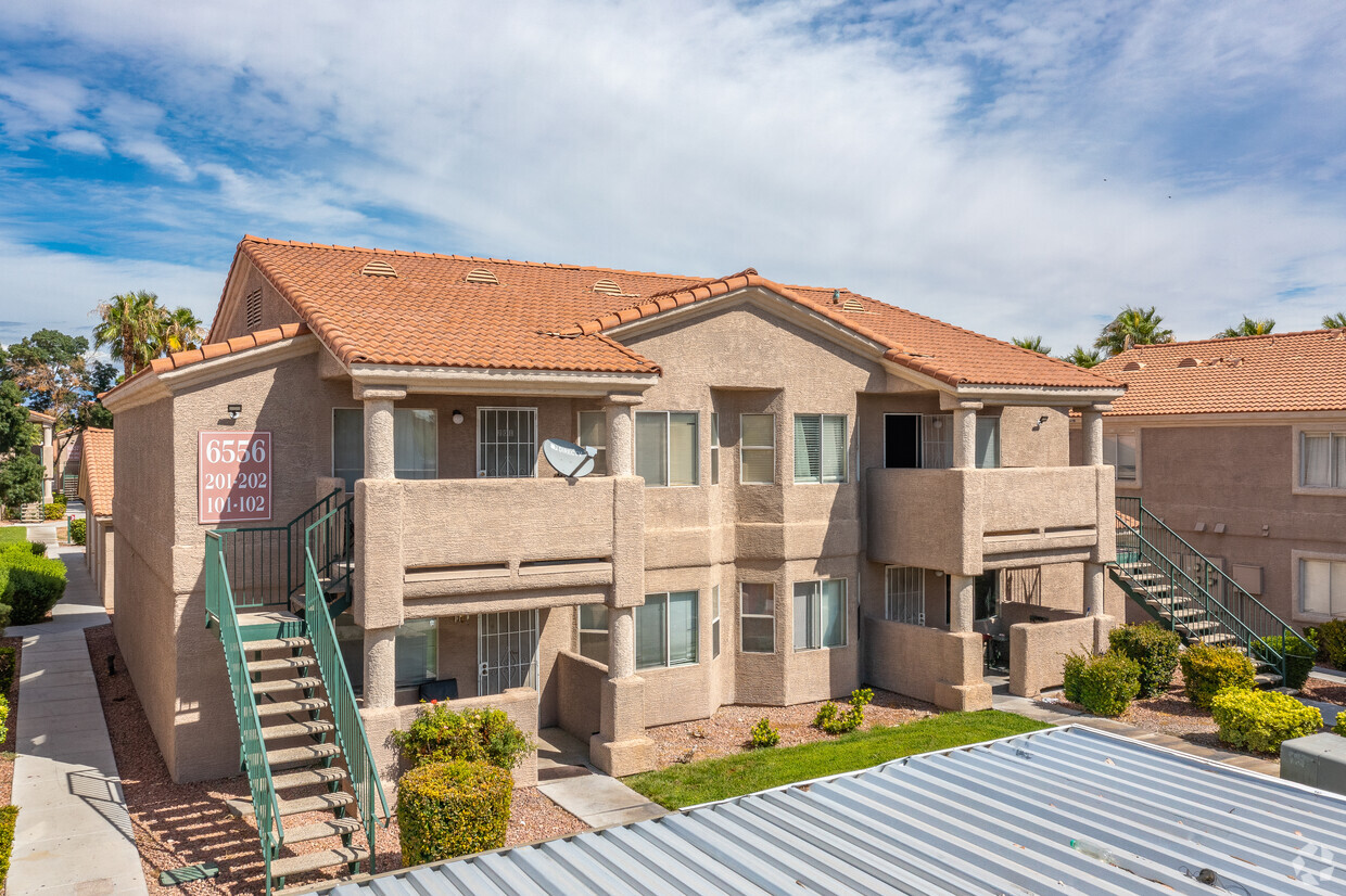Primary Photo - Summer Villas At Balzar
