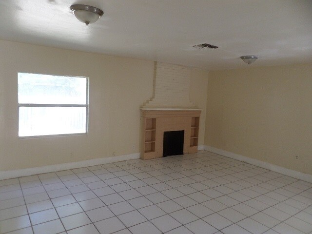 Foto del edificio - $25 App Fee* Spacious 3bdrm/1bath House **...