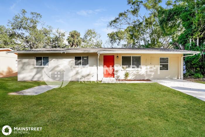 Primary Photo - 303 Detroit Ave
