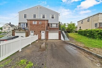 Building Photo - 129 Drake Ave