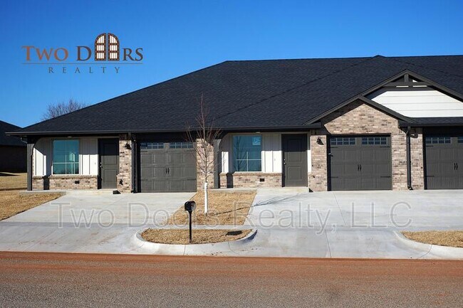 Foto del edificio - 437 Summit Ridge Dr