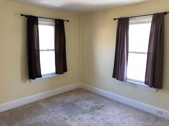Foto del edificio - 131 Rindge Ave