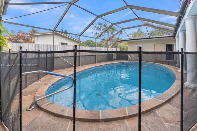 Foto del edificio - 601 N 44th Ave