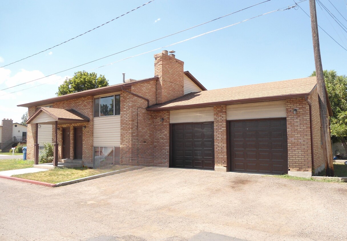 Primary Photo - Spanish Fork Duplex