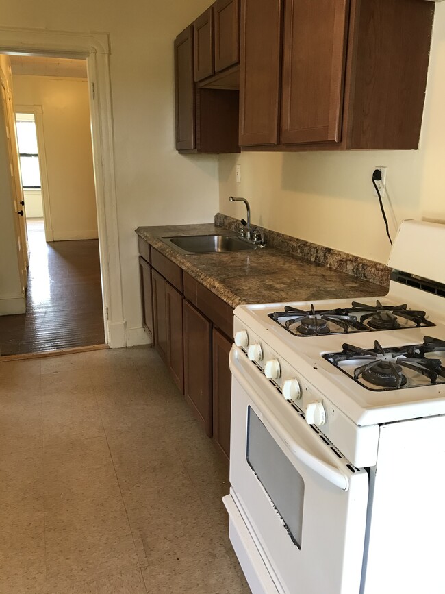 Building Photo - 92 Woodside Ter