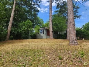 Building Photo - 4117 Lake Dr