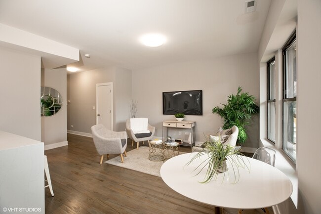 Building Photo - 5040 S St Lawrence Ave