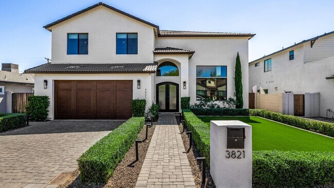 Foto del edificio - 3821 E Devonshire Ave