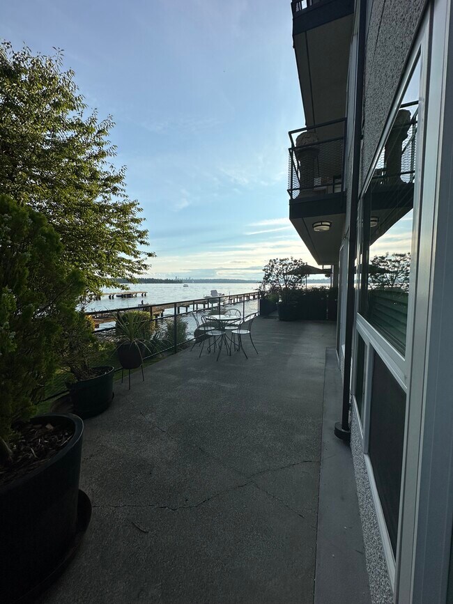 Foto del edificio - 6201 Lake Washington Blvd NE