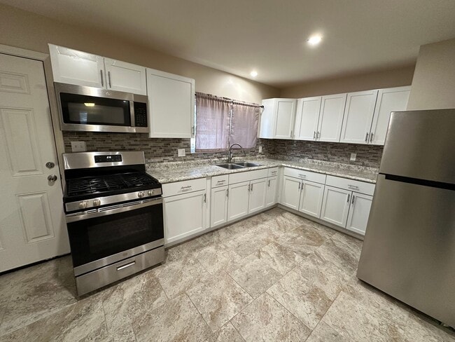 Building Photo - 3020 Northgate Ave