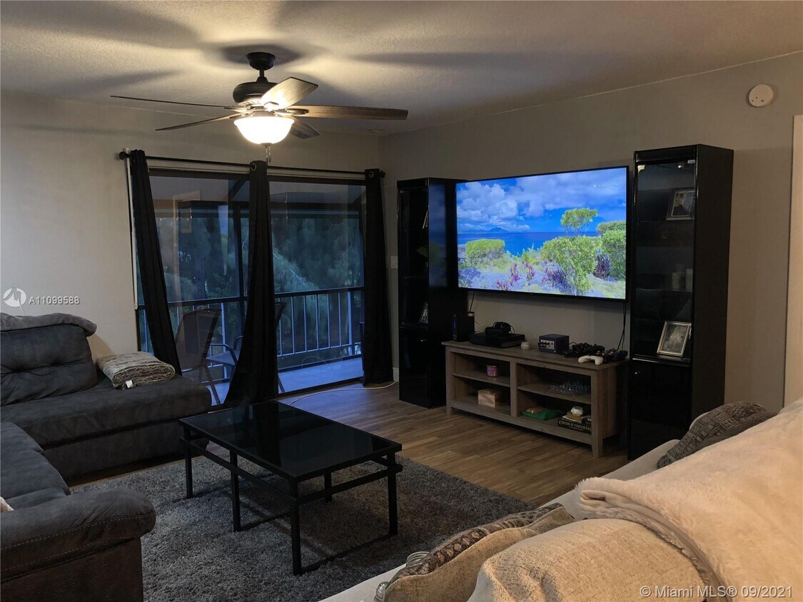 430 Commodore Dr Unit 204, Plantation, FL 33325 Condo for Rent in