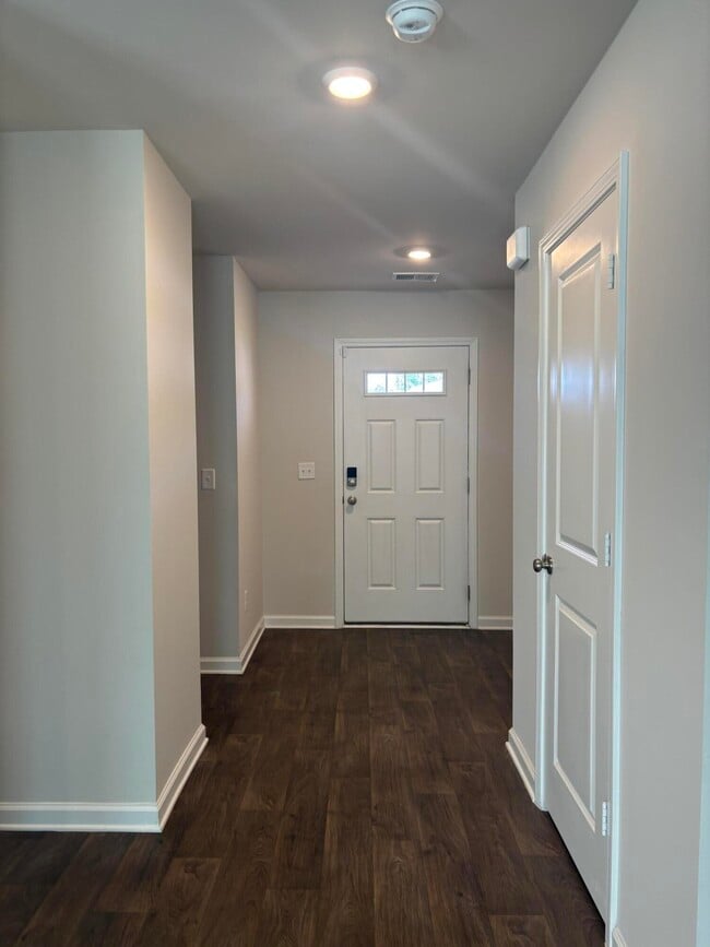 Building Photo - 1848 Lacebark Dr