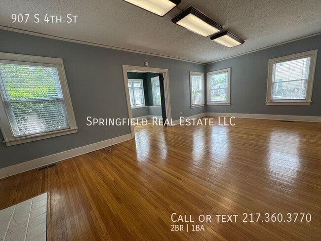 Building Photo - 907 S 4th St