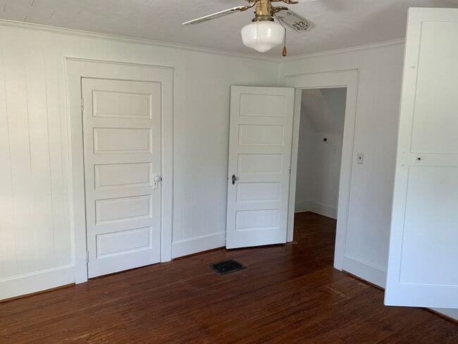 Foto del edificio - 805 Raleigh St