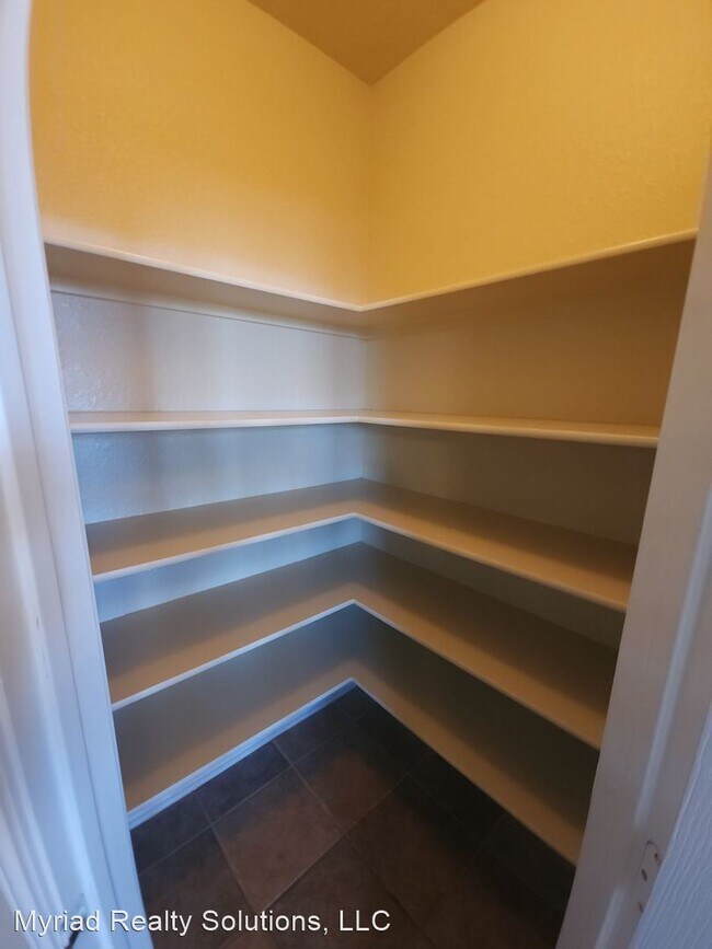 Foto del edificio - 4 br, 3.5 bath House - 21215 Encino Ash