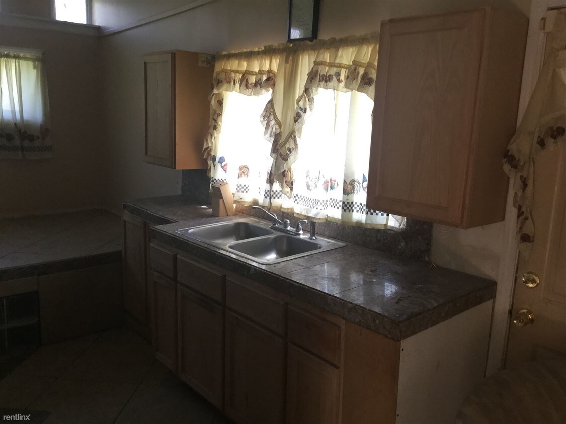 Foto principal - 20330 Westover Ave
