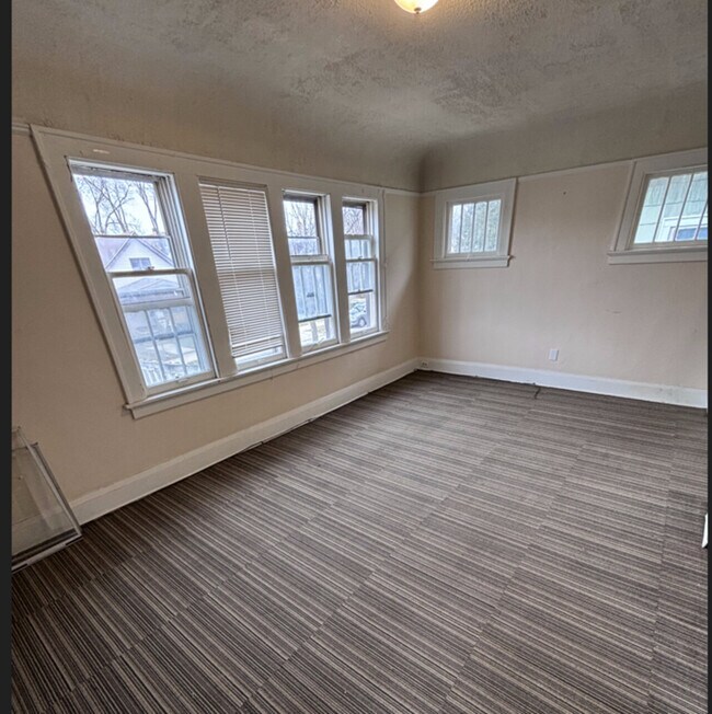 Foto del edificio - 2421 W Finn Pl
