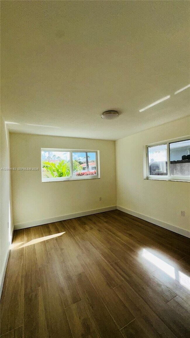 Foto del edificio - 4120 SW 69th Ave