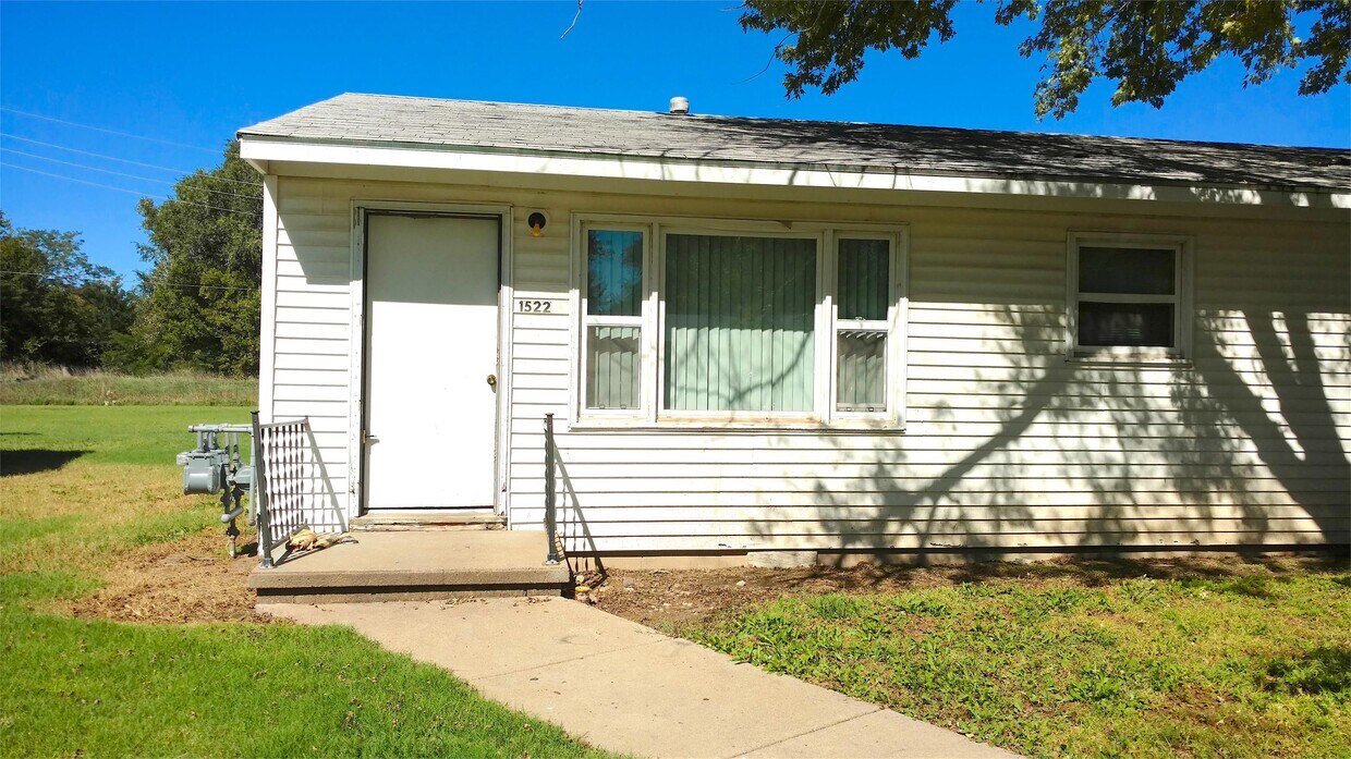 Primary Photo - 1522 Beverly Dr