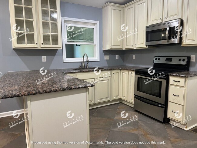 Foto del edificio - Spacious 3 Bedroom, 2 Bath - AVAILABLE NOW!