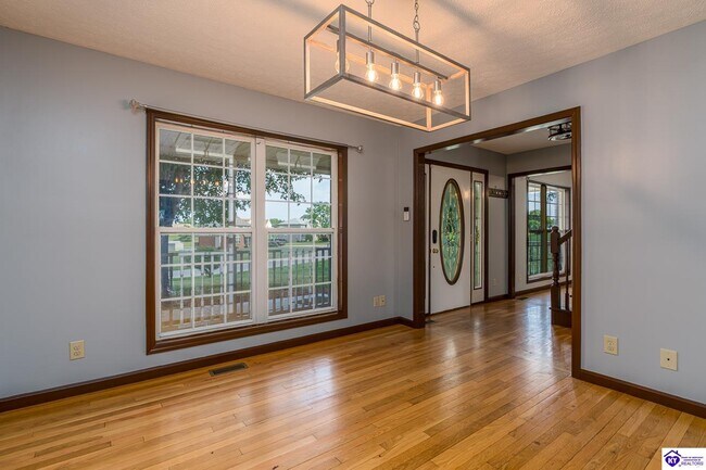 Building Photo - 435 Schlaefer Way