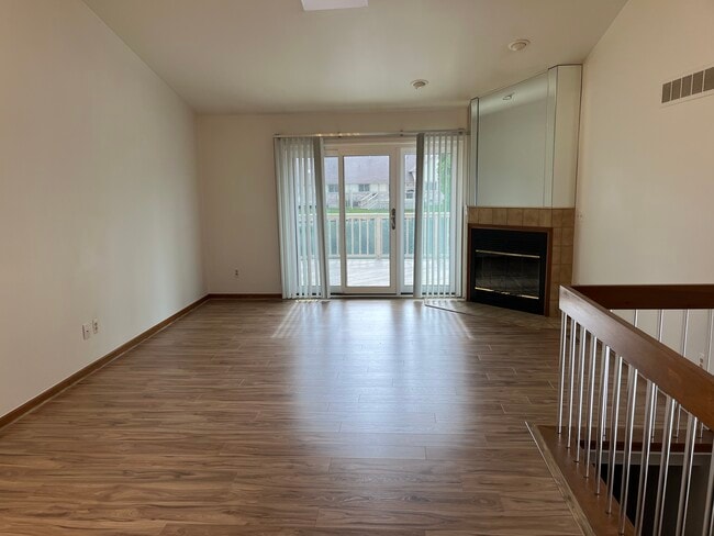 Foto del edificio - 43389 Riverbend Blvd