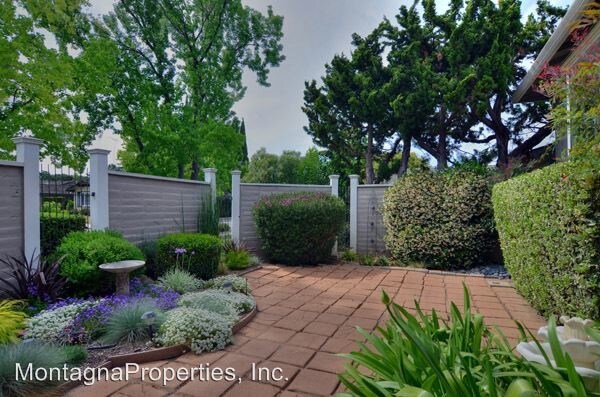 Building Photo - 4 br, 3 bath House - 4062 El Coral Way