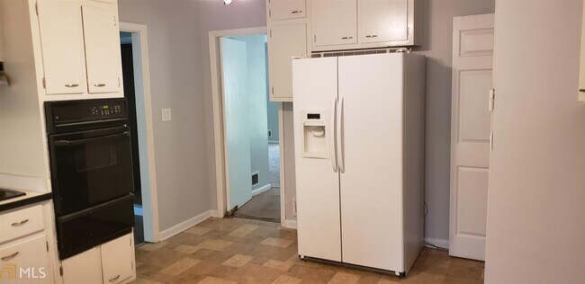 Building Photo - 345 Fielding Ct SW