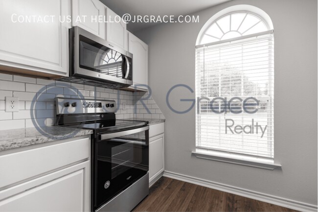 Foto del edificio - 247 Fernwood Dr