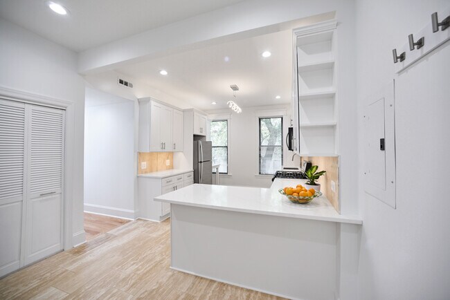 Foto del edificio - 858 W Armitage Ave