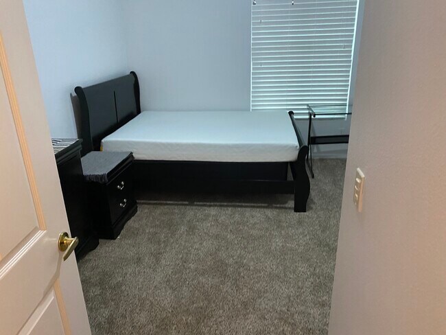 Foto del edificio - 375 Central Ave