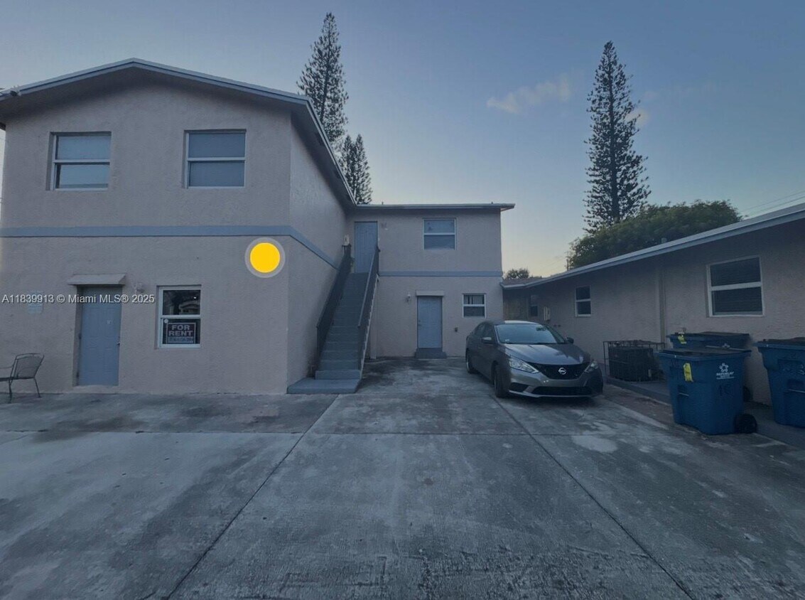 Foto principal - 2099 NW 26th Ave