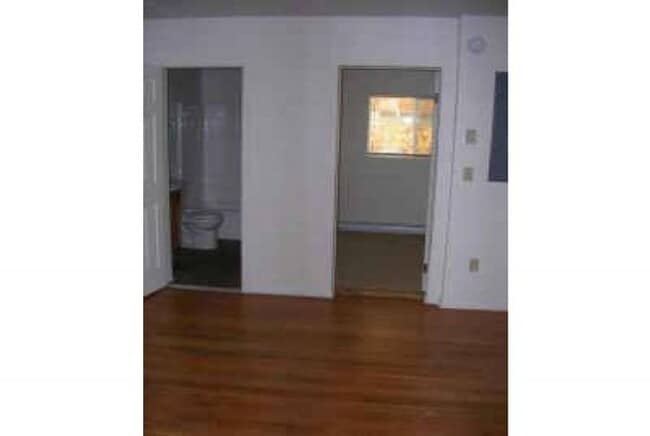 Building Photo - 202 S 11th St