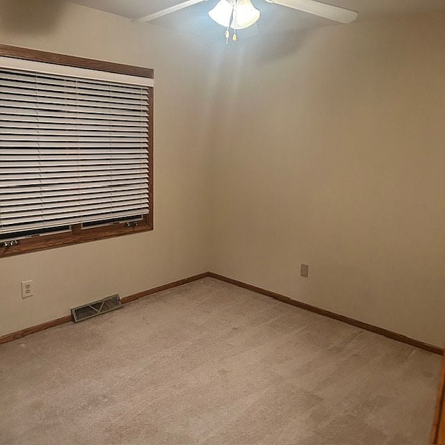 Building Photo - 629 Hawthorne Ln