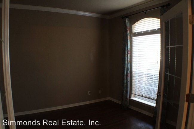 Building Photo - 5 br, 2.5 bath House - 500 Woodland Oaks