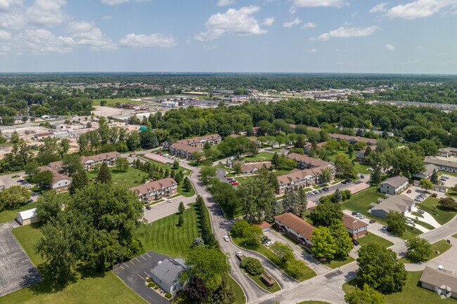 Aerial Photo - Fox Glen Apartments