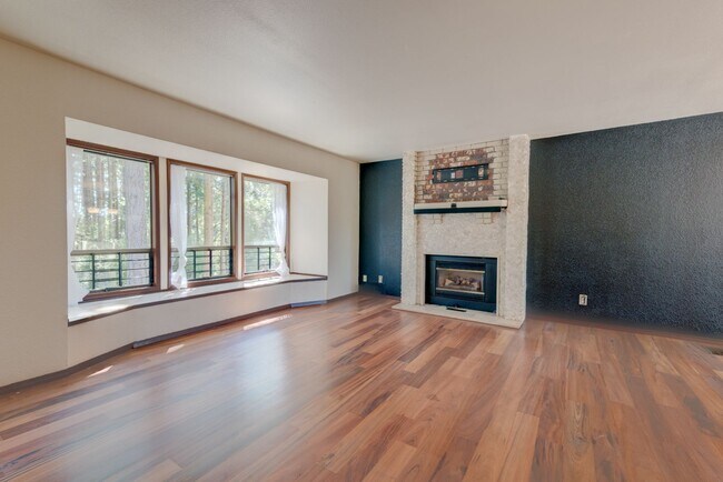 Building Photo - 1638 Fern Pl