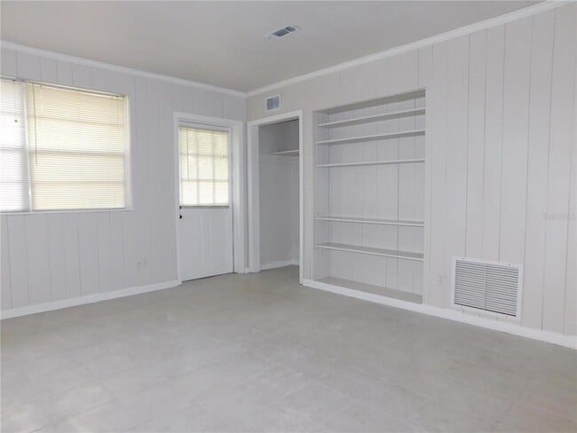 Foto del edificio - 548 NE 5th Ave