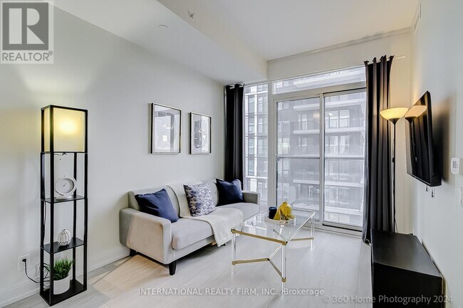 Building Photo - 181 Dundas St E