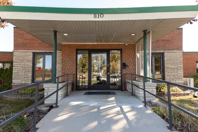 Building Photo - bantr Chilton