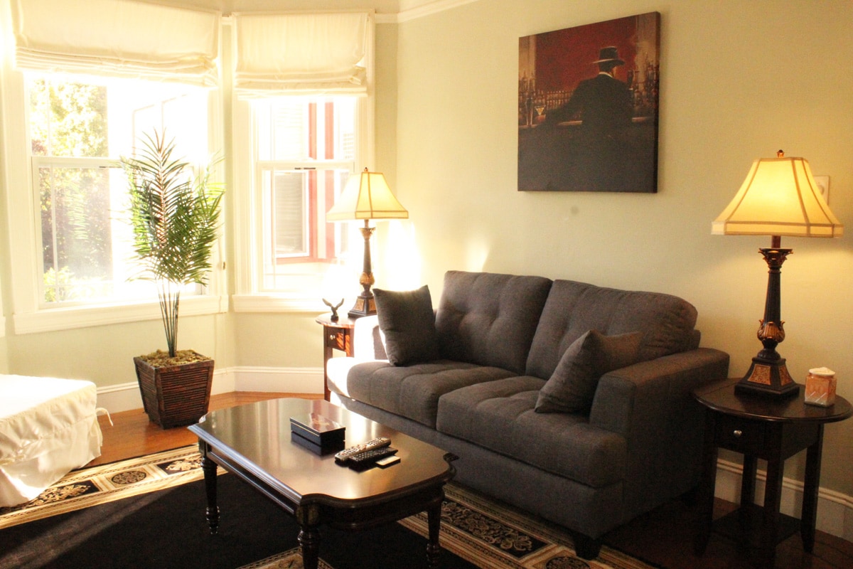 Primary Photo - 123 Grattan St