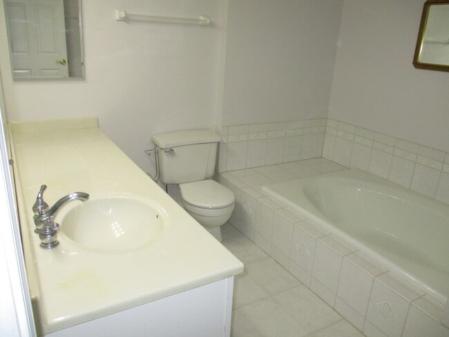 Building Photo - 470 Fawell Blvd