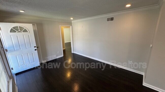Building Photo - 3235 Kirkwall Rd