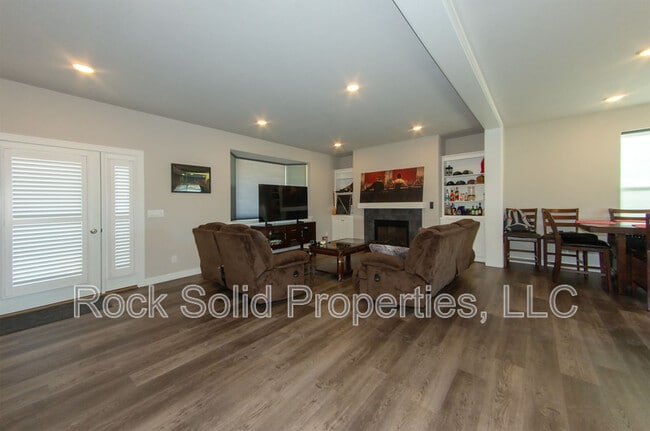 Building Photo - 1638 Elsie Jean Trl