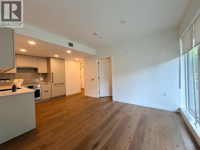 Photo du bâtiment - 8120 Oak St