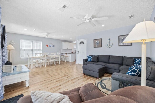 Building Photo - 111B S Yaupon Dr